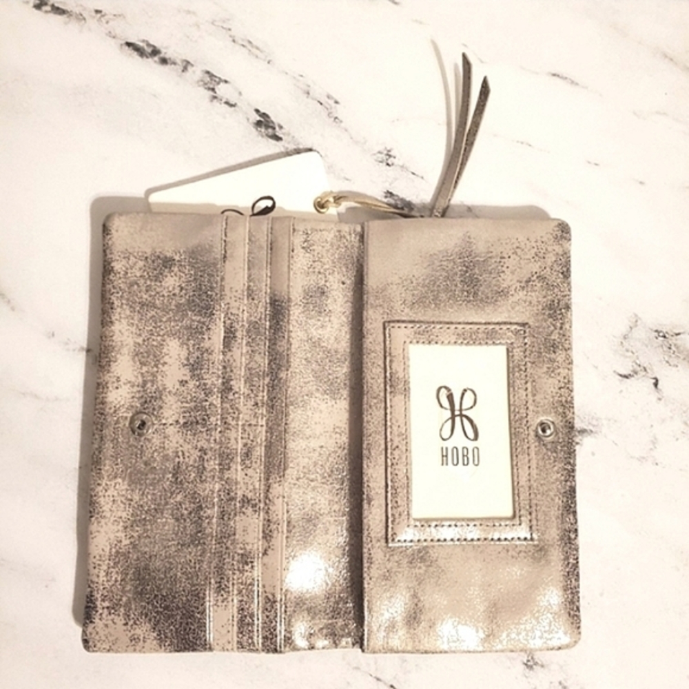 NWT HOBO LE Soft Silver Metallic Leather Wallet With Wanderlust Lining